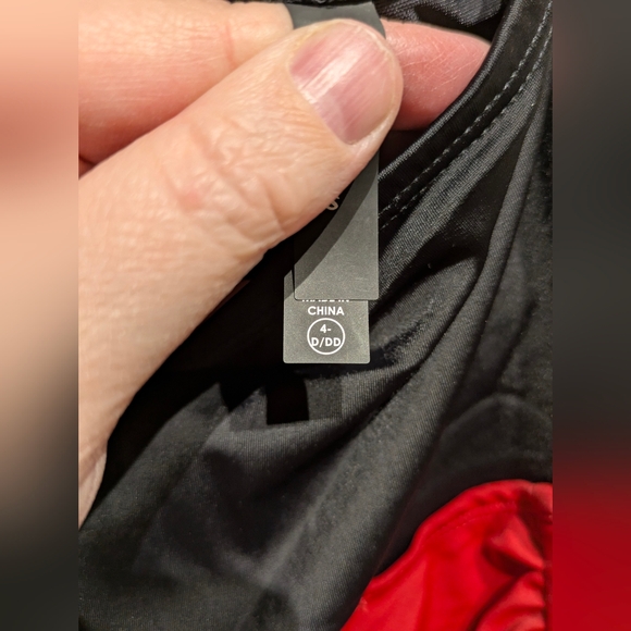 C5 NWT Torrid X Disney Mickey Mouse Bathing Suit Sz 4 D/DD - Picture 7 of 14